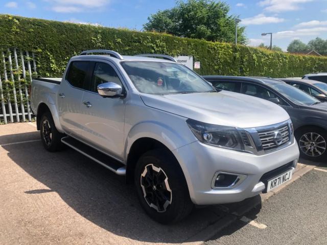 Nissan 2.3 dCi Tekna Pickup Double Cab 4dr Diesel Automatic 4WD Euro 6 (190 ps)