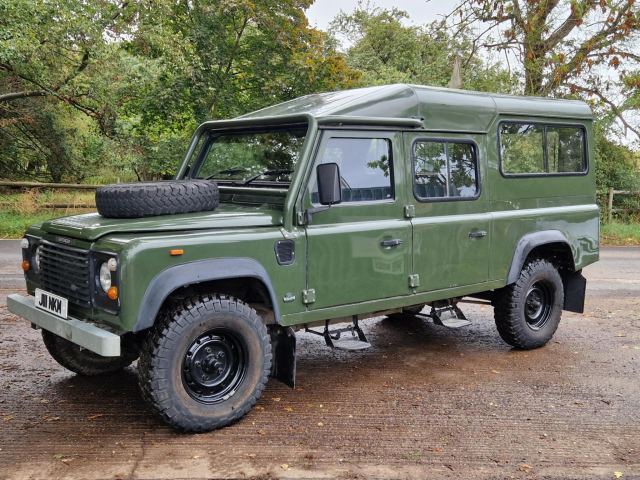 Land Rover 130 Station Wagon Gun bus