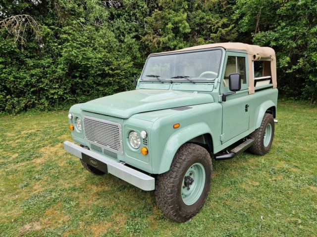 Land Rover 300 TDi Soft Top 2dr Diesel Manual (111 bhp)